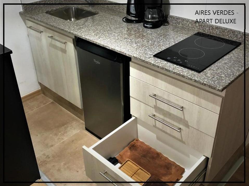 Aires Verdes Apart Deluxe 萨尔塔 外观 照片